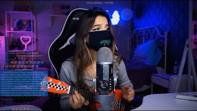 АМИНА ПОЁТ ПЕСНИ | Cadillac | Я В ТЕБЯ ВЛЮБИЛСЯ | Я УРОД | TENDERLYBAE смотреть онлайн