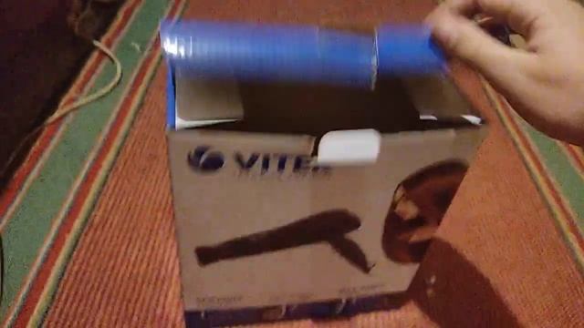 Впервые на канале Базар ТВ. Обзор фена Vitek VT-8208 BK. смотреть онлайн