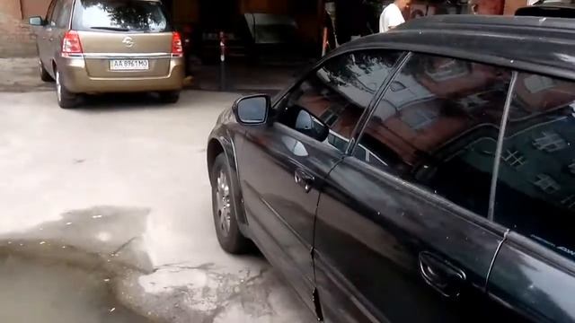 Парковка во дворе возле офиса смотреть онлайн