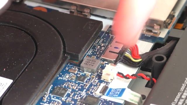 Как подключить батарею на ноутбуке смотреть онлайн