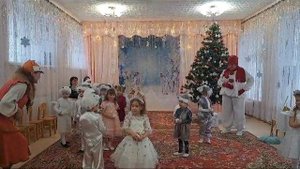 Игра со снежками в младшей группе