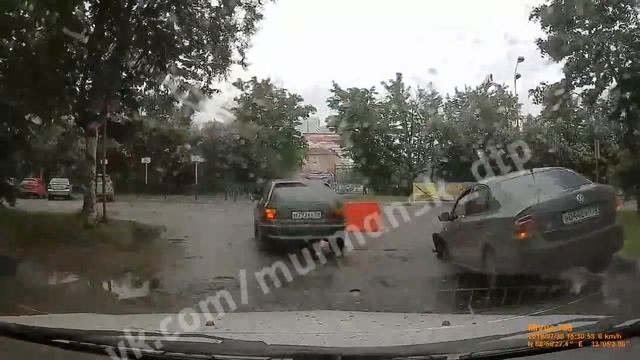 Провалился в колодец смотреть онлайн