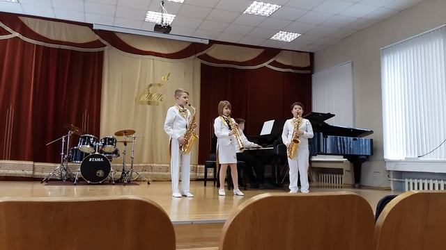 "Битлз Попурри" Ансамбль Веселые Саксофонисты средний состав смотреть онлайн