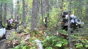 объезд квадро туристами поломанного ЛуАЗа, перегородившего дорогу с Перевала Дятлова