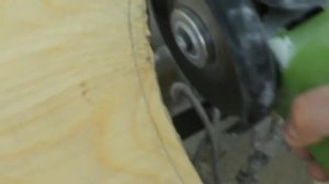 Вырез отверстия балгаркой под круглую раковину в столешнице