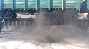 КАК РАЗГРУЖАЮТ УГОЛЬ ИЗ ПОЛУВАГОНА