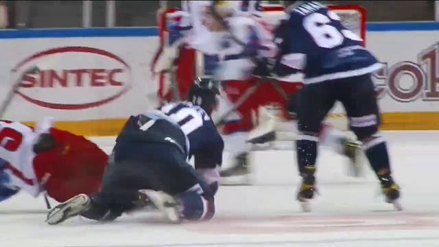 «Сокол» уступал со счетом 0:2, но забросил 4 шайбы подряд и одержал волевую победу смотреть онлайн