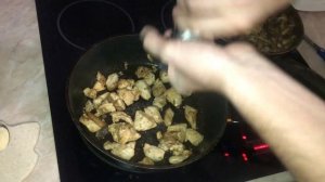 Куриное филе с шампиньонами в сливках,простой и быстрый рецепт, на сковородке.
