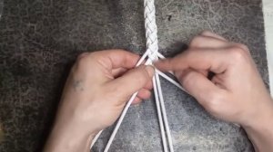 Ручка-коса для сумок и не только из газетных трубочек.  8 и 6 трубочек.