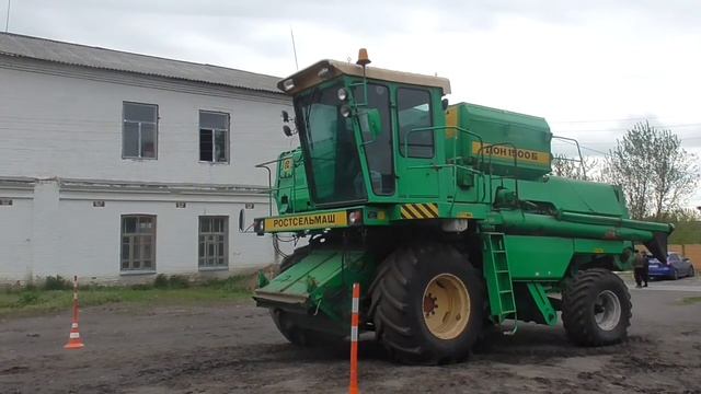 ВОЖДЕНИЕ КОМБАЙНА ДОН 1500Б смотреть онлайн