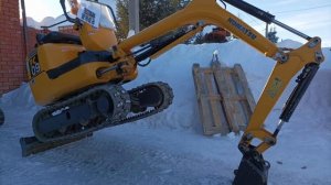 миниэкскаватор komatsu PC 09.