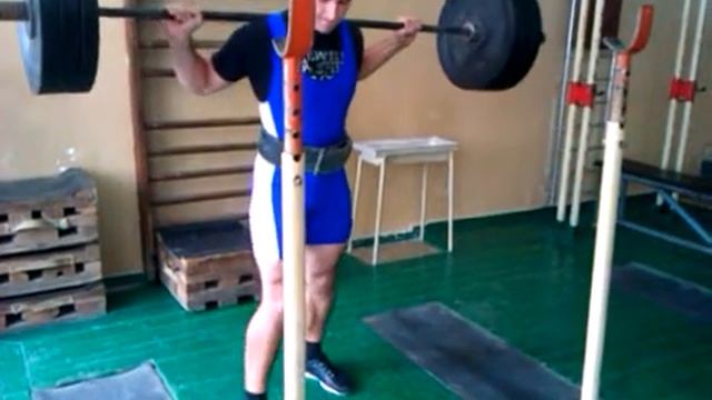 Приседания в ножницах 110кг 4х4 смотреть онлайн