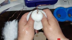 Легко и просто сделать ёлочные игрушки из ваты Гриб