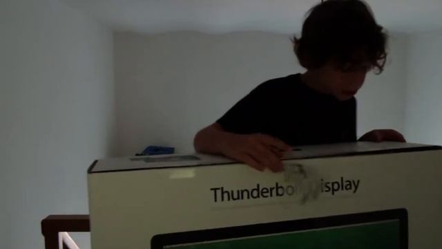 salutiamo il Thunderbolt Display смотреть онлайн