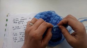 Шапка шлем с модной макушкой спицами. Без швов.