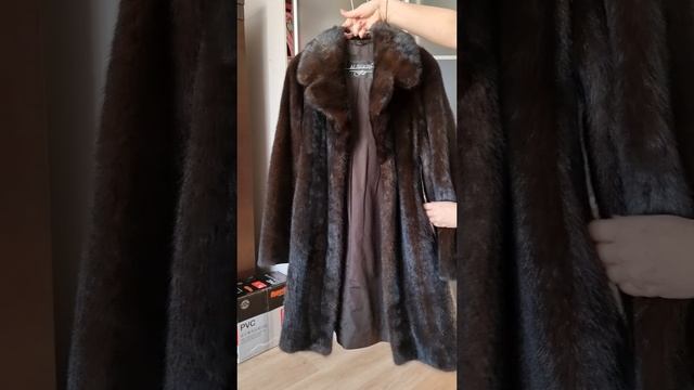 Норковая шуба. 46 размер. Длина 95 см. смотреть онлайн