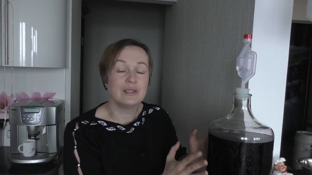 Блестки в вине. Как выглядят и что с этим делать? смотреть онлайн