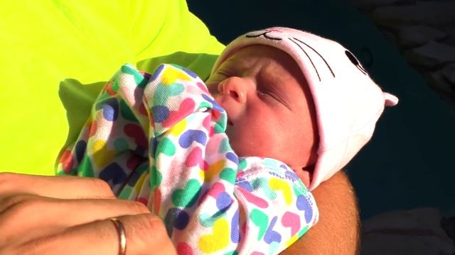 Rain Rain Go Away Song with Maya and Mary Family смотреть онлайн