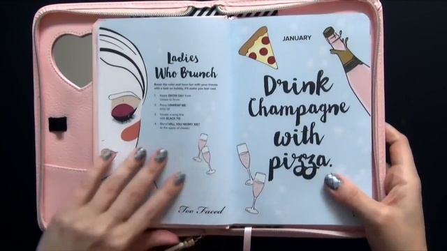 Too Faced Boss Lady Agenda Holiday 2017 Unboxing and Flip смотреть онлайн