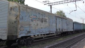 Сплотка электровозов ВЛ80С-1496, ВЛ80С-2498 и ВЛ80С-1268 и электровоз ВЛ80С-2720 с грузовым поездом
