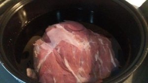 Борщ из квашеной капусты со свеклой