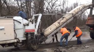 В Каменске-Шахтинском начался ямочный ремонт