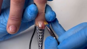 ЗАРОСШАЯ КУТИКУЛА И НАРАЩИВАНИЕ ГРЫЗУНЧИКУ?СЛОЖНЫЙ МАНИКЮР