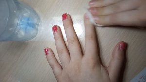 КАК СМЫТЬ ЛАК С НОГТЕЙ , ЕСЛИ ЖИДКОСТЬ ДЛЯ СНЯТИЯ ЗАКОНЧИЛАСЬ?!  2 способ
