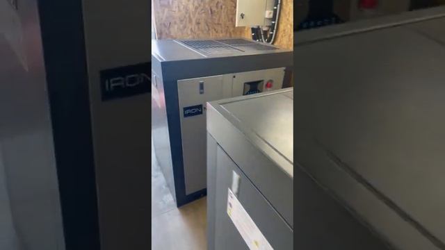 Винтовой компрессор Ironmac IC 30/10 AM смотреть онлайн
