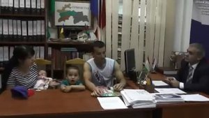 Отца 3 детей депортировали несмотря на то, что супруга является гражданкой РФ