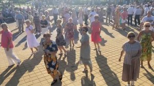 Танцы в парке по воскресеньям. Танцующий Солигорск.