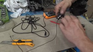 установка видеорегистратора в Peugeot 107.