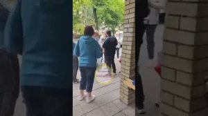 ТЦК избивоет человека в Харькове.