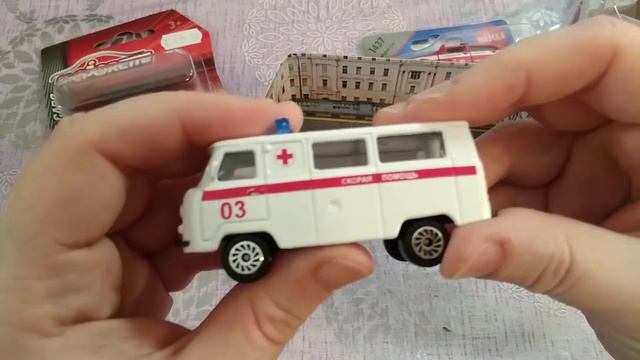 Распаковка и обзор коллекционных машинок. смотреть онлайн