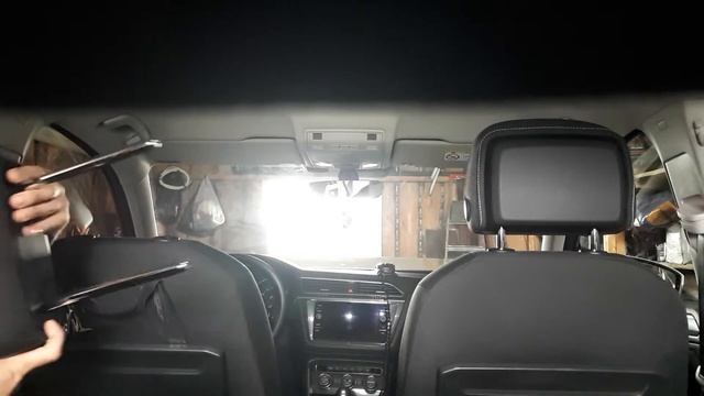 Фольксваген Тигуан 1.4 150лс отпускаем подголовник ещё ниже смотреть онлайн