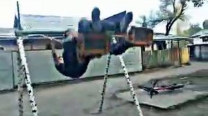 Копия видео Пацан Упал с качели Прикол