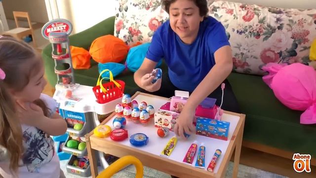 Evde Market Alışverişi Çikolata Abur Cubur Alışverişi Çocuk Videosu Funny Kids Video смотреть онлайн
