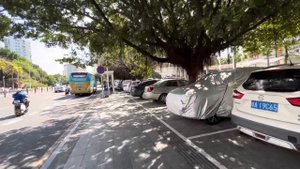 Хайнань. Дорога от пляжа Дадунхай до ТЦ Ананас. Обзор кафешек, супермаркетов, чем платить и т.п.