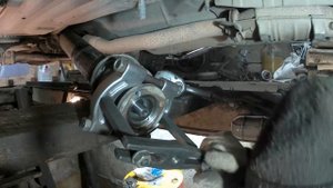 Замена подвесного подшипника карданного вала Nissan Avenir 1998 г.