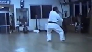 Сюси-но-кон 周氏の棍 Senaha Shigetoshi. Shushi no Kon.
