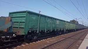 Электровоз ВЛ8м-665 с грузовым поездом