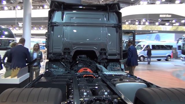 Scania L 320 B6x2*4LB Plug-in Hybrid Chassis Truck (2019) Exterior and Interior смотреть онлайн