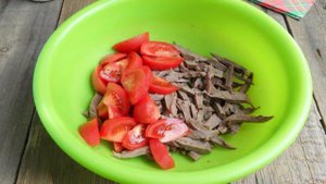 Салат из свиного сердца