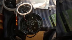 Разбираем LED фары,красим светоотражатели в чёрный свет!