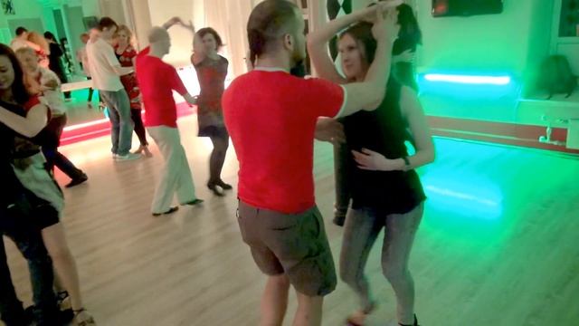 Дмитрий Маковецкий и Мария Медведенко - бачата в "Эдиссе" смотреть онлайн