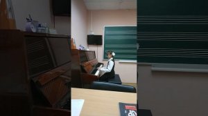 Попова Ия, 10 лет, общее фортепиано. Английская народная песня "Зелёные рукава", ред. Т.Барахтиной.