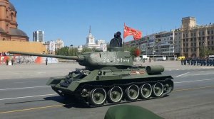 "День Победы" - Евгений Кунгуров и Хор им.Александрова.