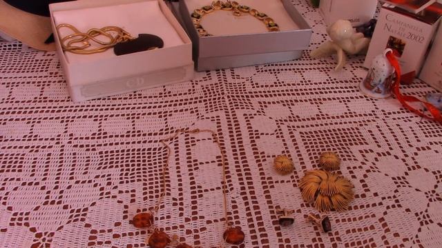 Покупки с блошиного рынка .Германия. Винтажные украшения Dior .Новогодние игрушки. смотреть онлайн