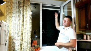 Рулонная москитная сетка для лёгкой жизни которую не надо убирать на зиму в чулан.