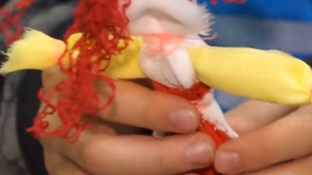 Кукол-веснянок учились сегодня делать воспитанники детского сада № 25 смотреть онлайн